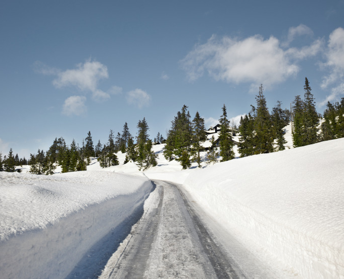 Low snow road