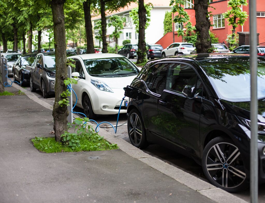 Solving On street Parking EV Charging Challenges LeasePlan